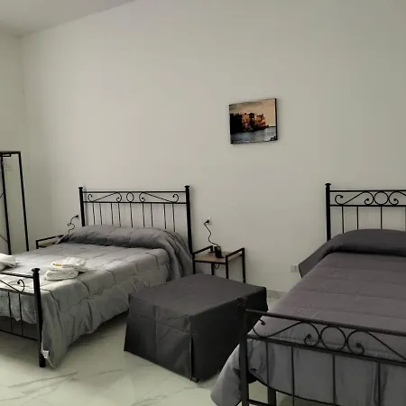 Bed & Breakfast Lumacors House 3*