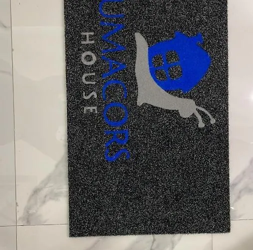 לינה וארוחת בוקר Lumacors House 4*