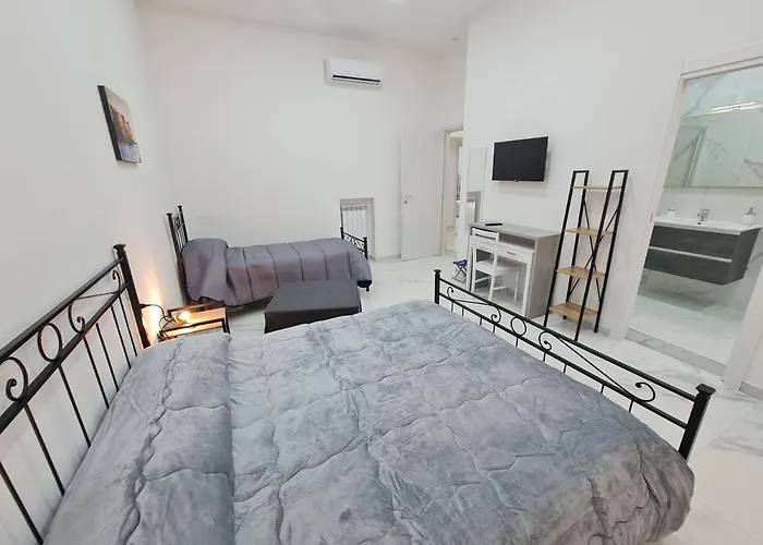 לינה וארוחת בוקר Lumacors House נאפולי