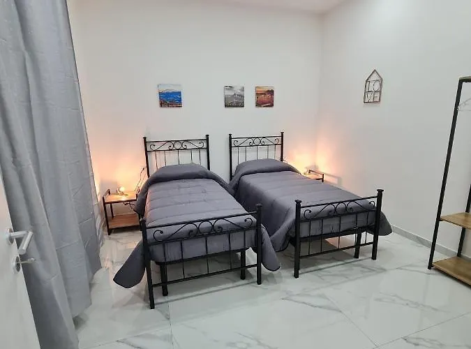 Lumacors House 4* נאפולי