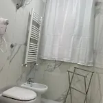 לינה וארוחת בוקר Lumacors House