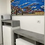 Lumacors House נאפולי