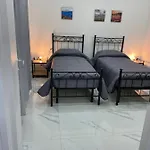 Lumacors House לינה וארוחת בוקר
