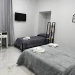 לינה וארוחת בוקר Lumacors House