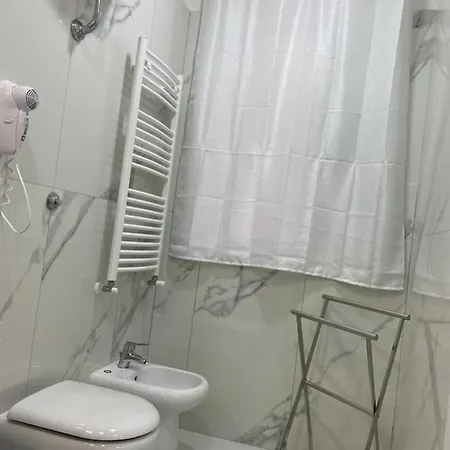 לינה וארוחת בוקר Lumacors House
