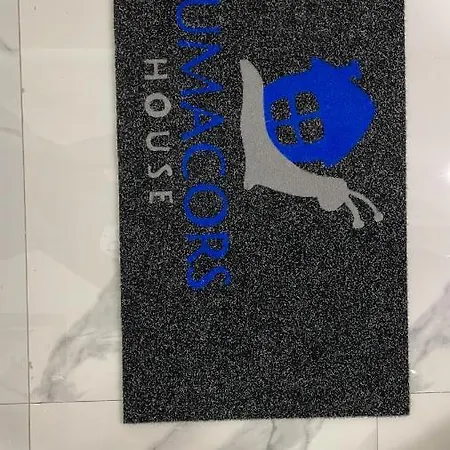 לינה וארוחת בוקר Lumacors House 3*