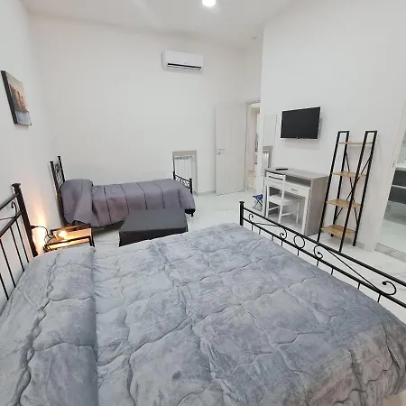 לינה וארוחת בוקר Lumacors House נאפולי