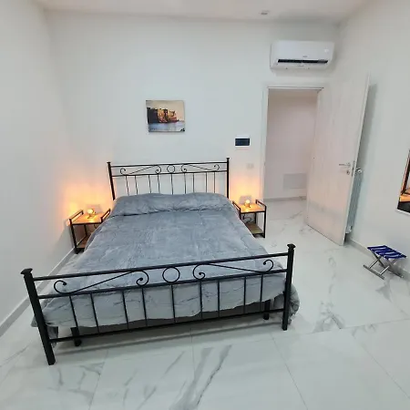 Lumacors House 3*