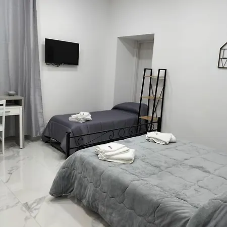 לינה וארוחת בוקר Lumacors House